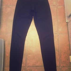 Alo black high waisted XS yoga pants. 2018 season.